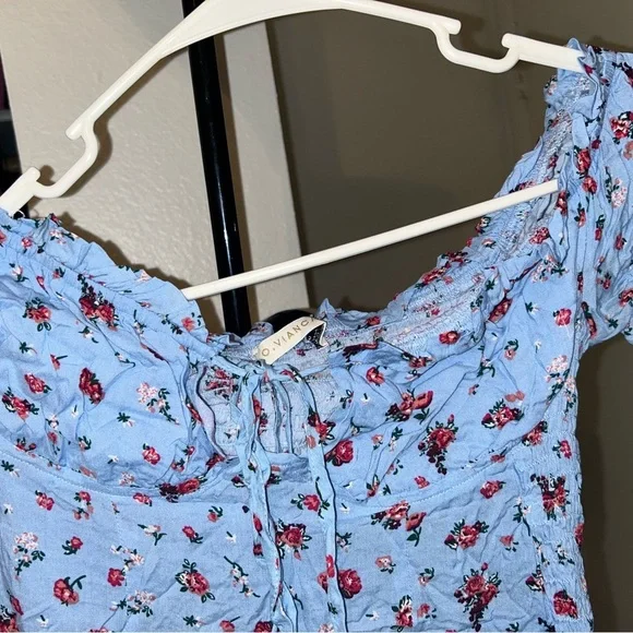 WINDSOR light blue
Smocked Florals Mini Dress
Size M - Picture 4 of 4